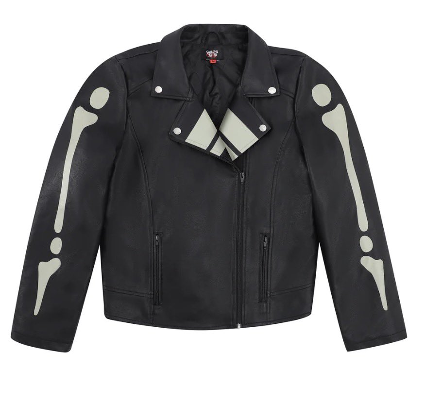 nesspenguin89's tweet image. Their selling Chaz’s jacket as well
🦈🦈🦈
#HelluvaBoss #Chaz #Greed