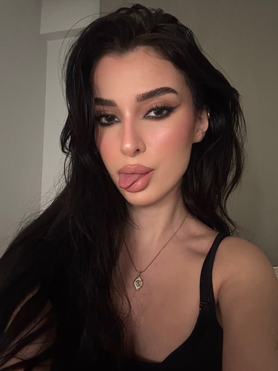 𝖪𝖨𝖳𝖳𝖸 𝖯𝖱𝖸𝖣𝖤. tweet media