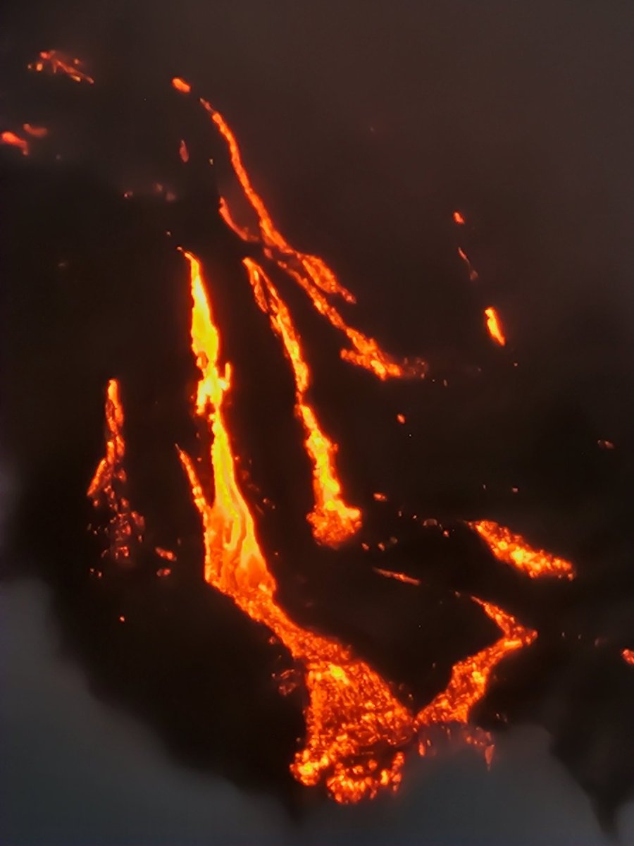 sal974_'s tweet photo. 🌋 https://t.co/TQbSYn7HPM