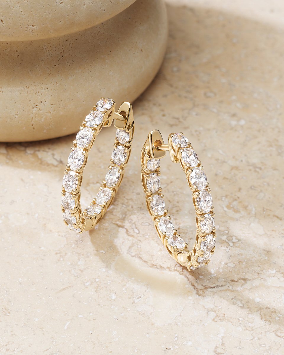 DunkinsDiamonds's tweet image. ✨💎 Diamond hoops are a must-have for any jewelry lover.

#dunkinsdiamonds #diamondhoops #hoopearrings #diamondearrings #luxuryjewelry #finejewelry #jewelryinspo #styleinspo #sparkleeverywhere #shoplocal