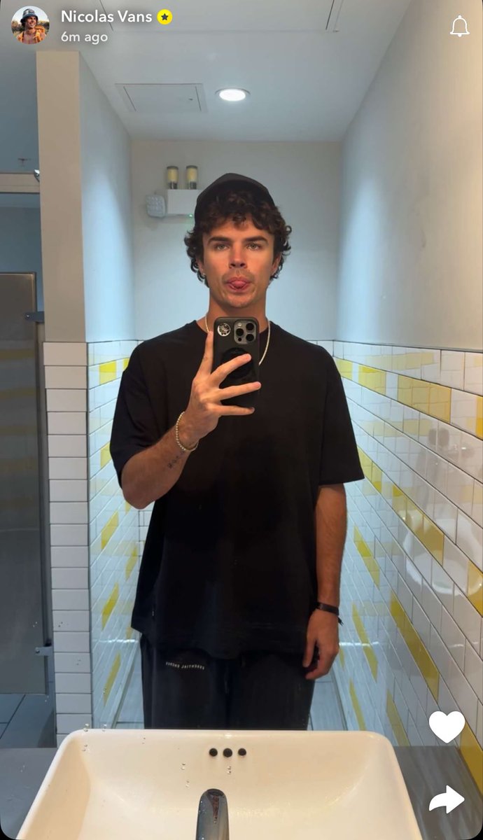 frizzyfrae tweet media