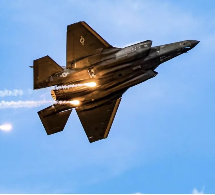 Express News tweet media