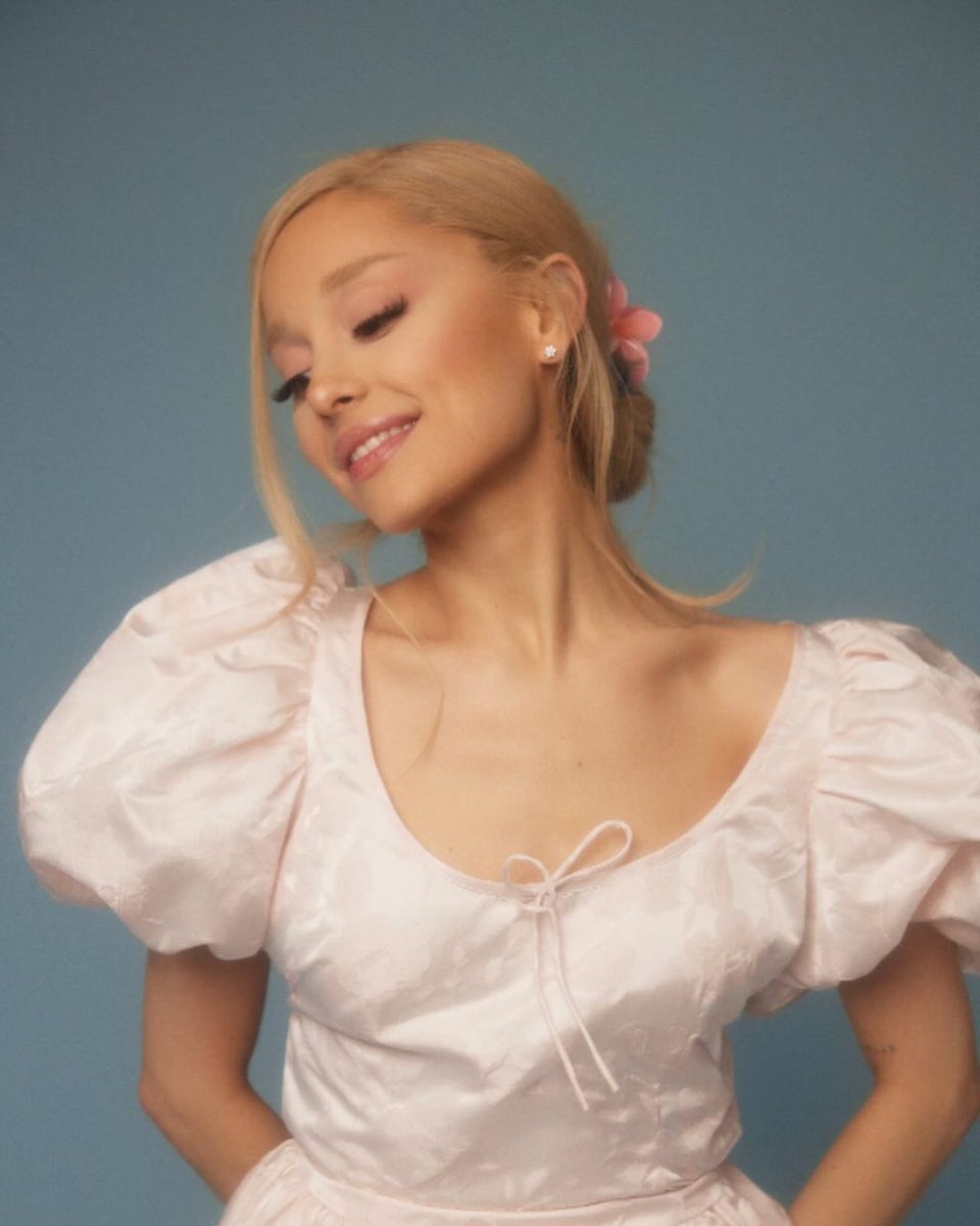 Ariana Grande Numbers 🫧 tweet media