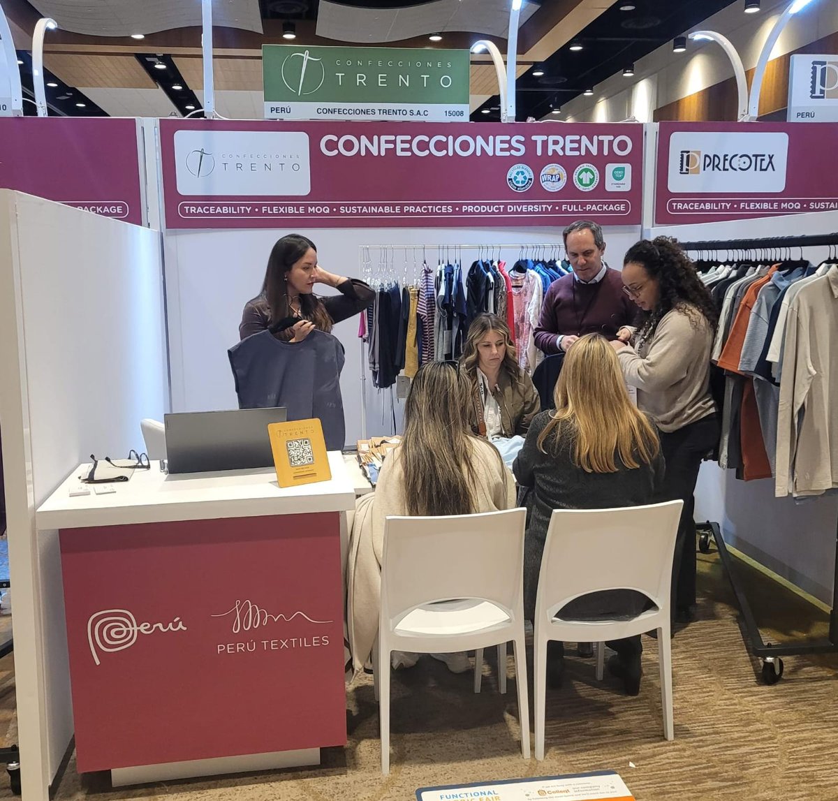 PeruMODA's tweet image. ¡Perú por primera vez en el PGA Show y la Functional Fabric Fair! 🇵🇪⛳
6 empresas peruanas presentaron algodón y alpaca premium en Orlando.
Proyección de negocios: USD 9M+.
#PerúModa #PerúTextiles #MarcaPerú