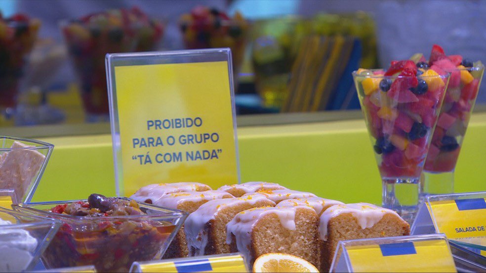ligadoemserie's tweet photo. A tag BBB DA FOME está nos trending topics. A galera apontou a contradição entre o que está na regra do programa com o que ocorreu hoje. A casa está no "Tá com Nada", mas o grupo de Cowboy, Jonas, Marciele e Jordana foi poupado. Em 2025 o lanche era bloqueado para todos. #BBB26 https://t.co/3SnygpdGRq