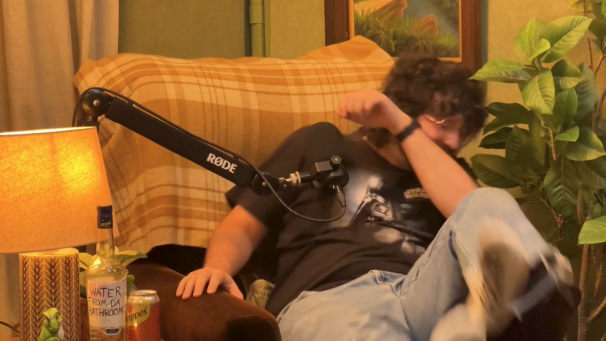 PlumbingTheScreen tweet media