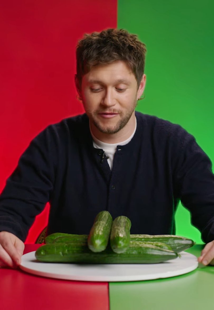 L 𝜗𝜚 tweet media