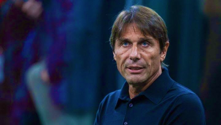 NicoSchira's tweet photo. #Conte: “Una cosa straordinaria restare tra le prime nonostante l’emergenza e tanti infortuni. Auguro al #Napoli di finire sempre la stagione in Champions e con un trofeo in bacheca come quest’anno. Due anni fa siamo arrivati decimi con Osimhen e Kvara venduti poi a botte di 80M” https://t.co/bMaOkEyPbL