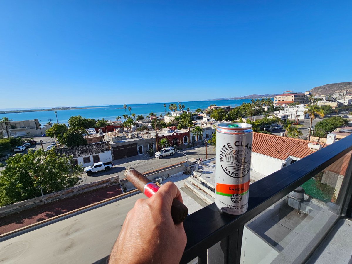 Matt who loves tacos so much he moved to Mexico. tweet media