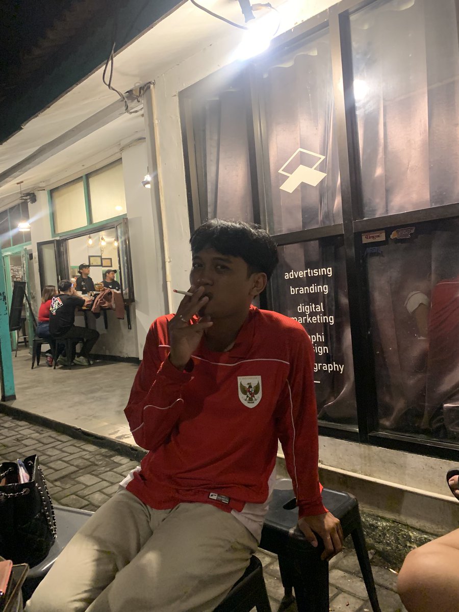 sahityansrh's tweet photo. Akan ku pakai jersey ini kemana pun https://t.co/dZgywwqWUD