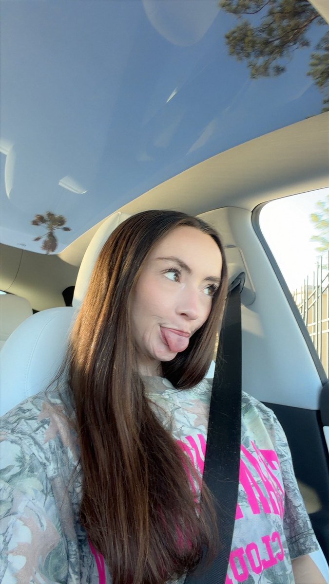 Cayla Bri tweet media