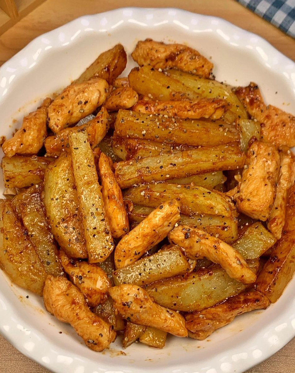 annette mora tweet media