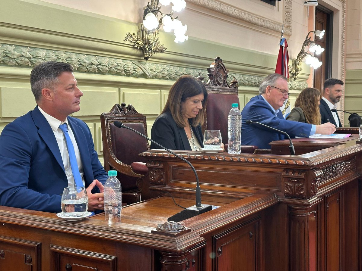 PFdClima's tweet photo. Comenzó en Santa Fe la III sesión del Parlamento Federal del Clima. El presidente del organismo es el legislador cordobés Abraham Galo, que ejercerá su cargo por dos años. https://t.co/tJfDYIJdcX