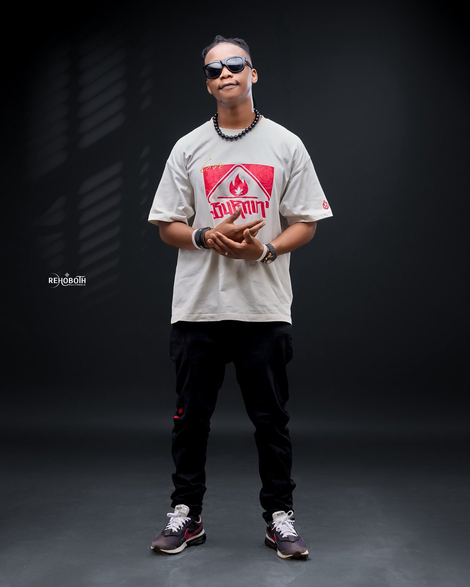 Mafia_king_bsm's tweet photo. Explore. Dream. Discover #1genna🥷#THESAME🎹🎶
#dancehall2026#rehobothgoobal
S/O ; @rehobothglobal 📸 https://t.co/TpRQhDWsDO