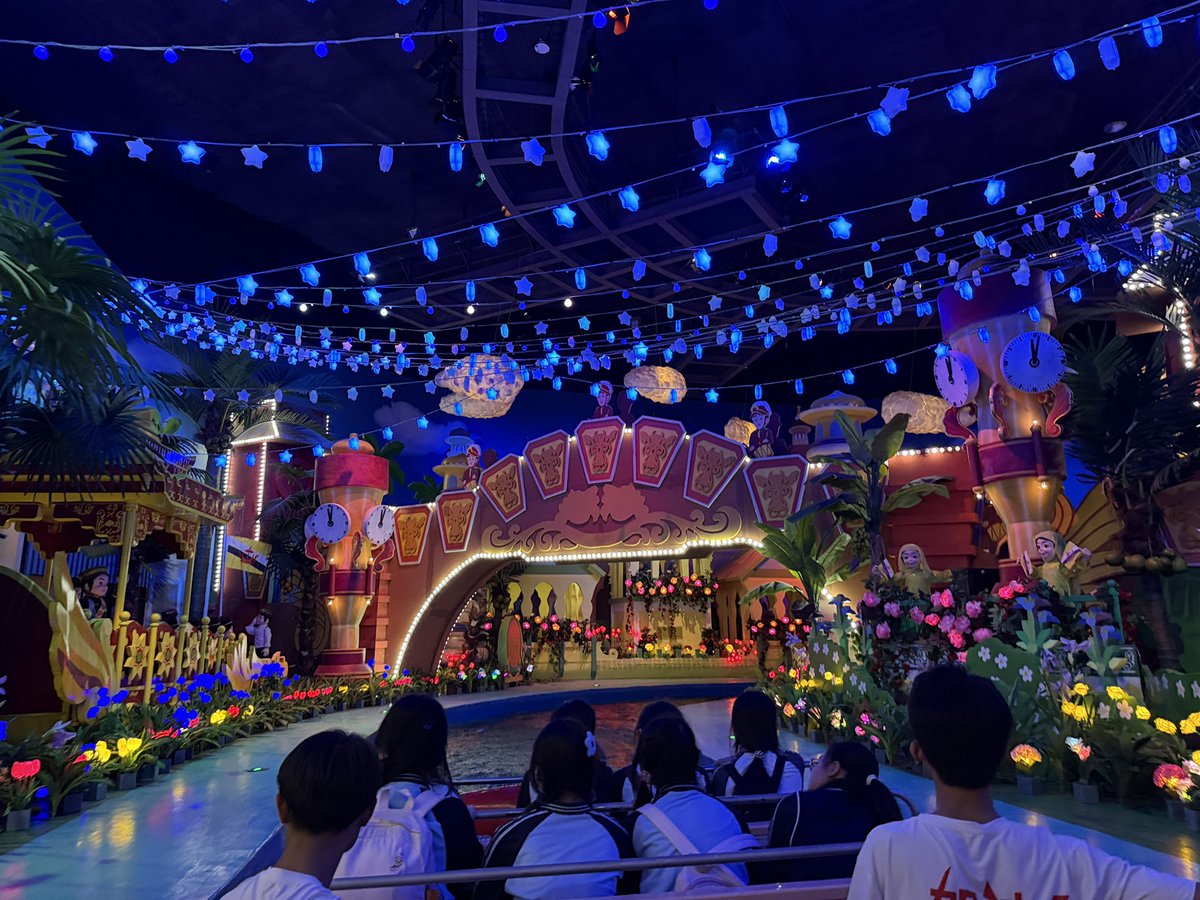 Attractions 360° tweet media