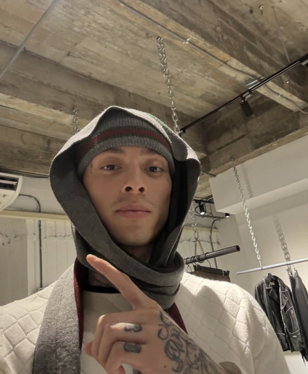 clip 🛸 tweet media