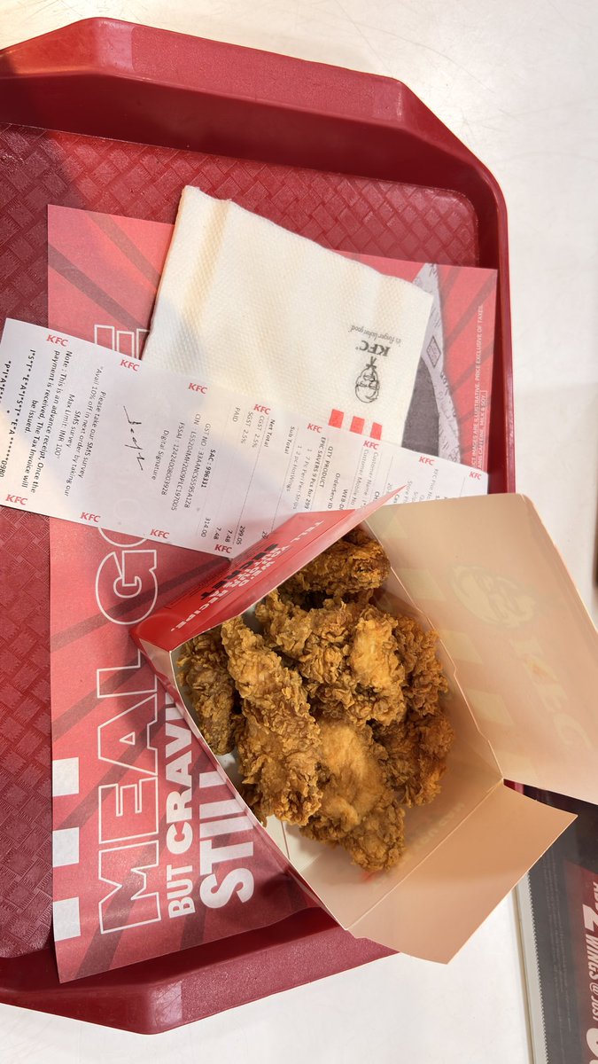 jagadishmanda10's tweet photo. @KFC_India 
Hi KFC Team,

I visited your outlet today for a dine-in order, but I was not provided with ketchup. When I asked, your staff informed me that it was “finished.”As a customer, I expect basic condiments like ketchup to be available,This experience was disappointing me https://t.co/ev8ErqgIAH