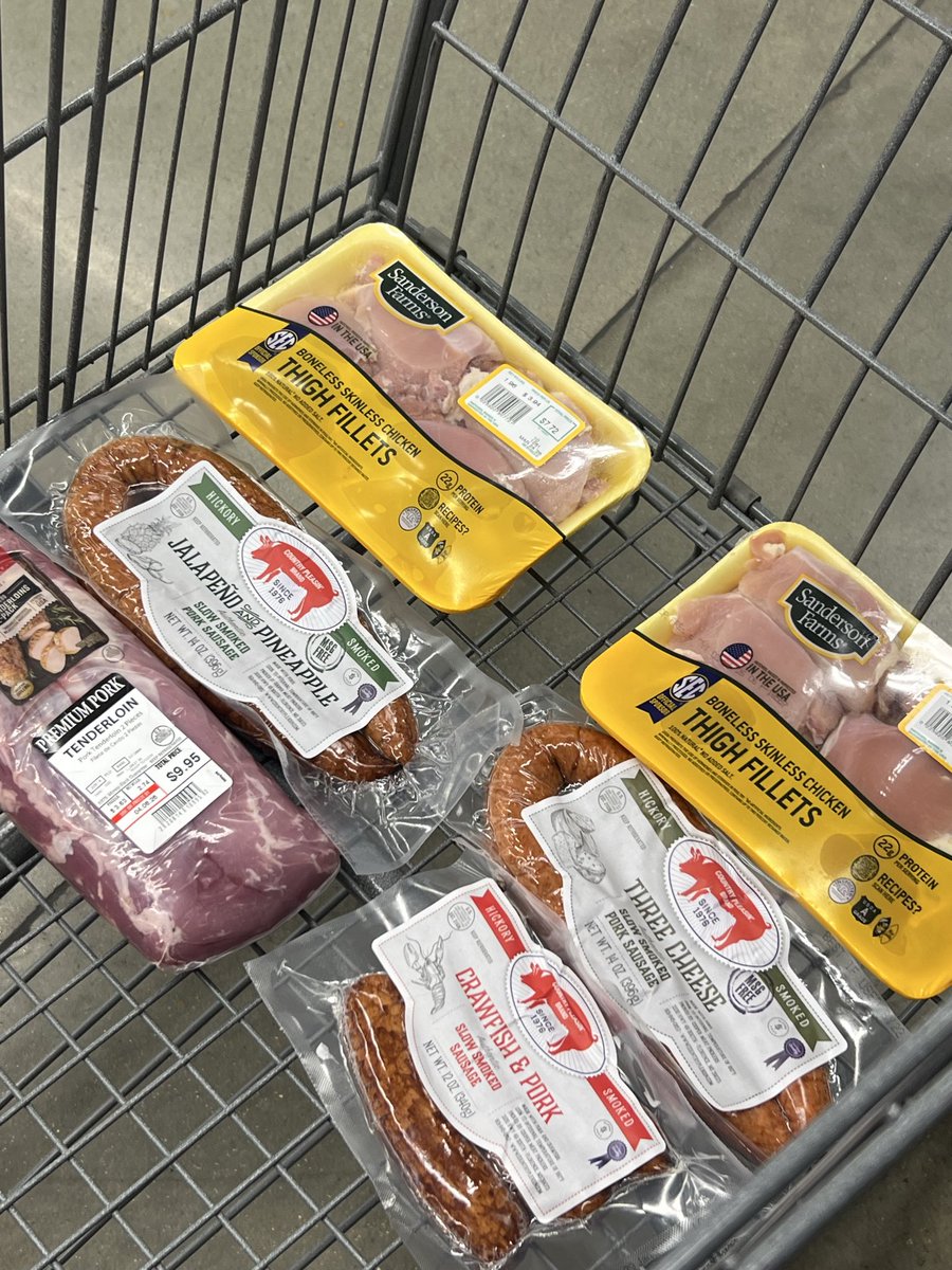 Lounge dawg(I am emotionally scarred) tweet media