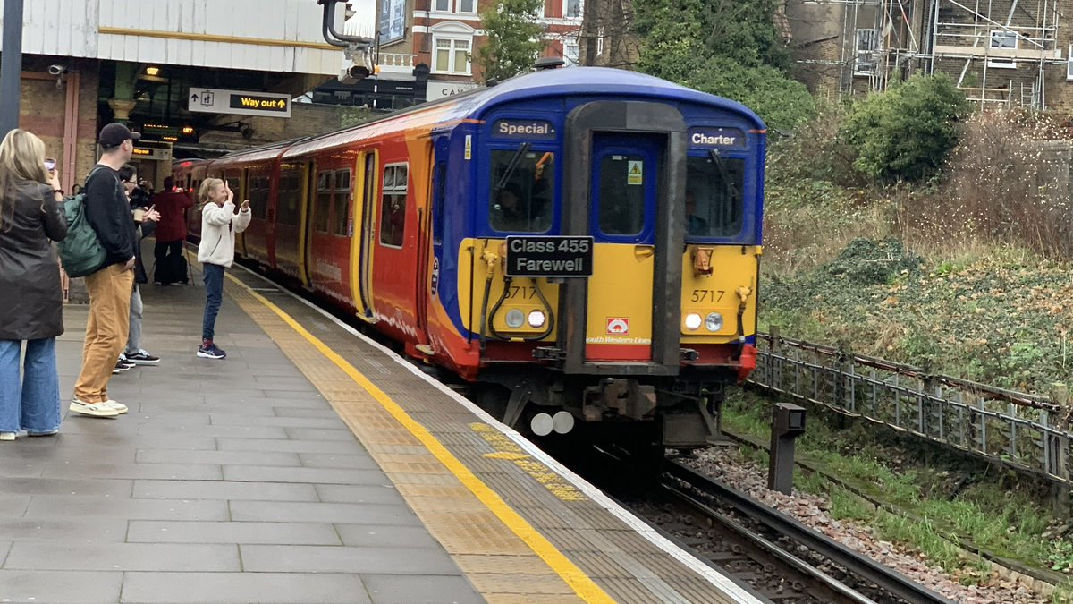 CampbusTheTrainspotter tweet media