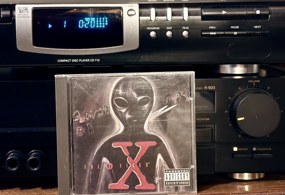 DzielakD's tweet photo. Jeszcze jeden #soundtrack dzisiaj, dosyć nietypowy, bo i nie do filmu, ale do serialu. Na playliście same gwiazdy, choć chyba nie wszystkie utwory gdzieś tam w #Xfiles wybrzmiały (inspiracją). Ale polecam tę płytę, bo imho jest przednia👌
👽 #IWantToBelive
https://t.co/kOUJbcAZ4p https://t.co/tLVgCnMr07