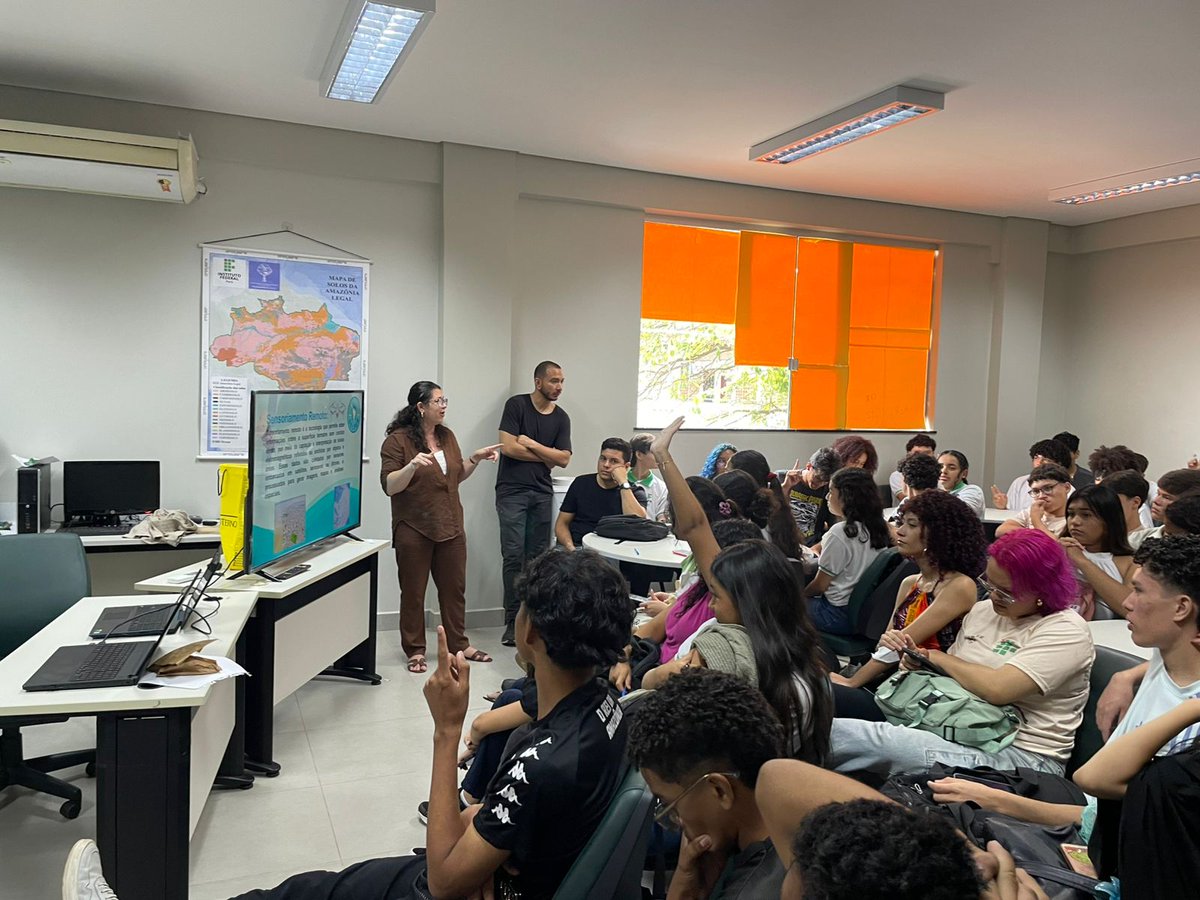 MundoGEO tweet media