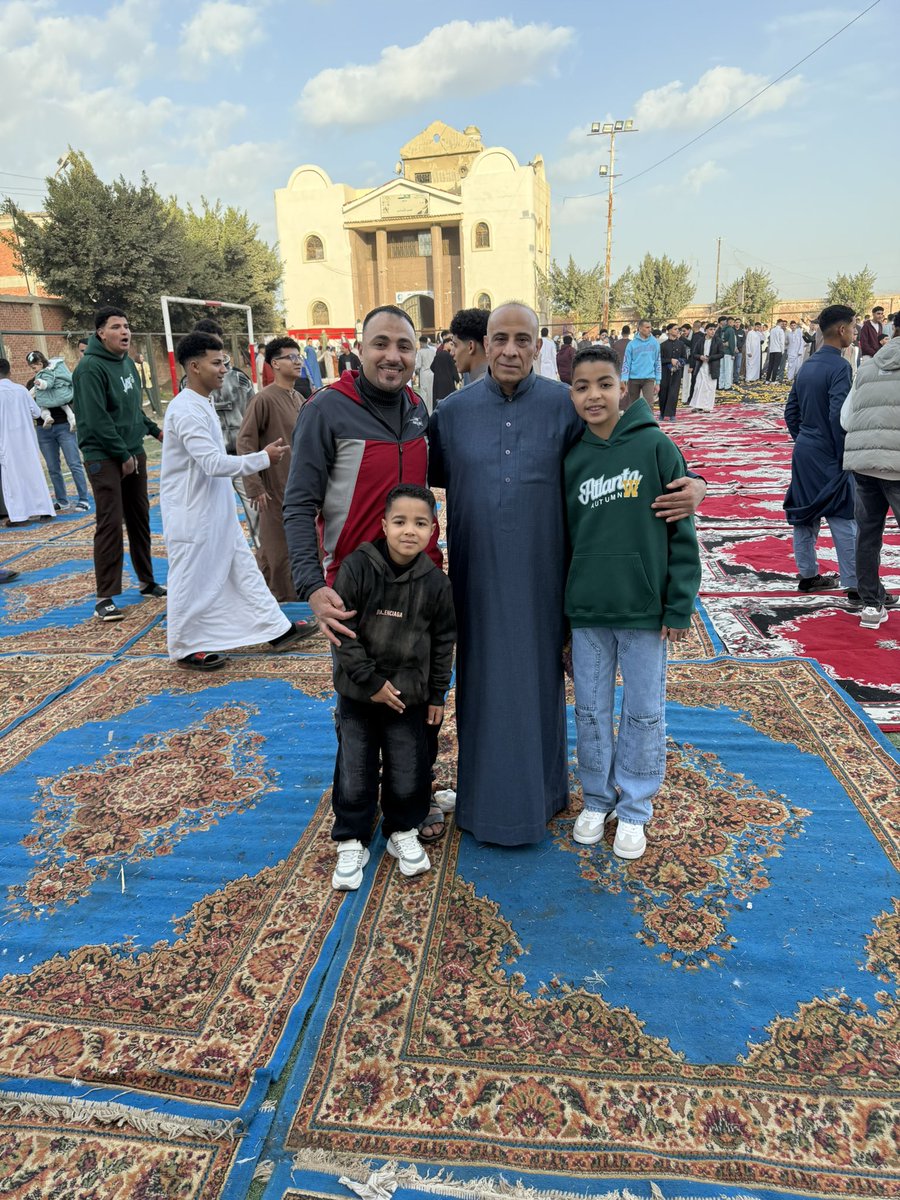 Samehalzaeemya2's tweet photo. عيد فطر مبارك https://t.co/KMn7hTuLJF