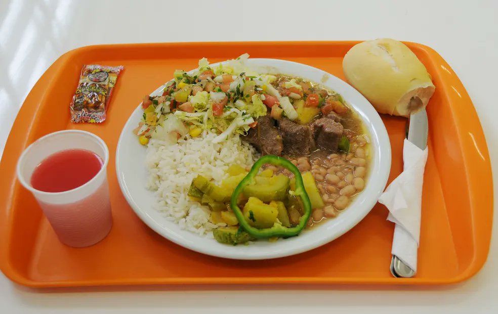 poucofoco's tweet photo. @nicolassoueu Em todo o Estado de São Paulo você pode encontar um restaurante do programa Bom Prato, a comida é R$1,00 e o cardápio muda diariamente.
Se o quesito for preço, tem essa saída. https://t.co/pk1YdptR10