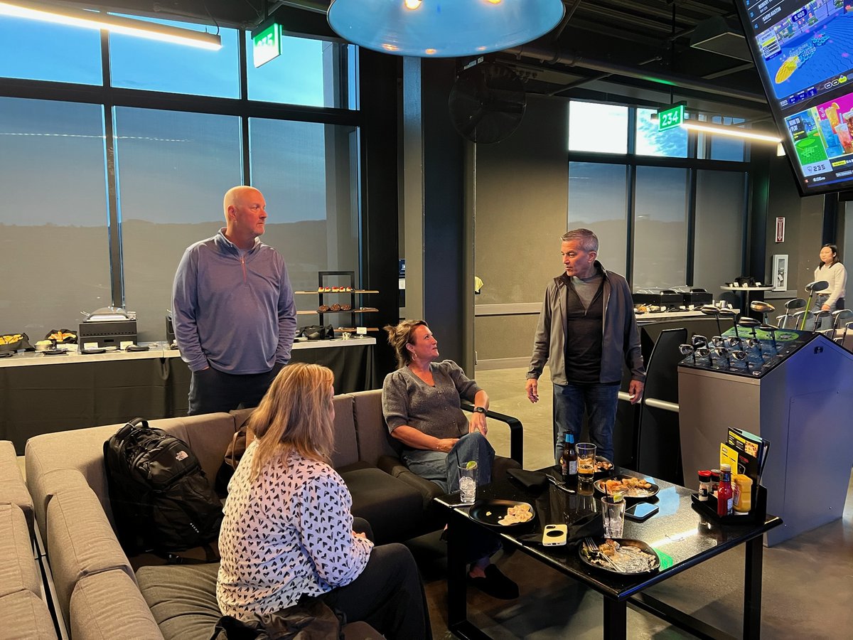 24seventalent's tweet image. The Sage Group, a 24 Seven company, recently hosted a Talent Solutions training in San Francisco, followed by an evening at Top Golf! 🏌️‍♂️ It was a great opportunity to collaborate, learn, and enjoy a little friendly competition.

#teambuilding #talentsolutions #topgolf #24seven