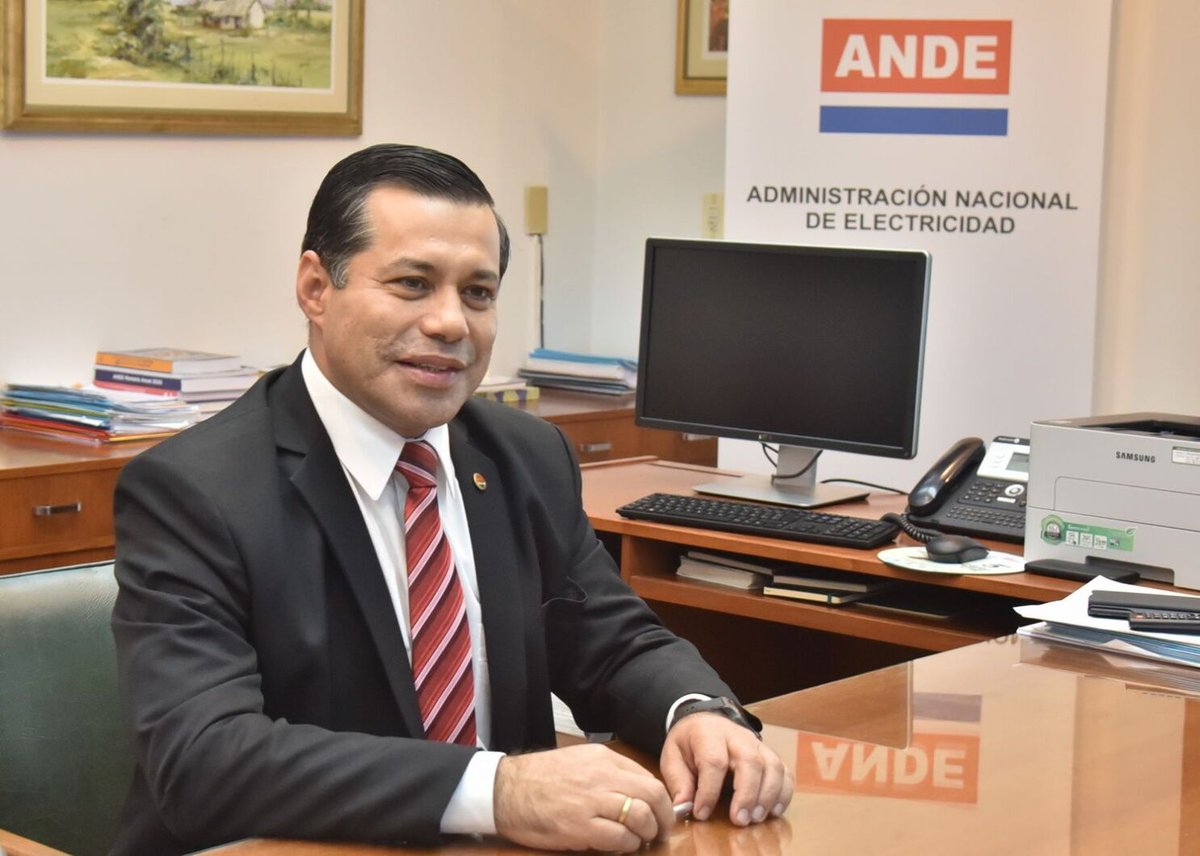 House of Cards Py🇵🇾 tweet media