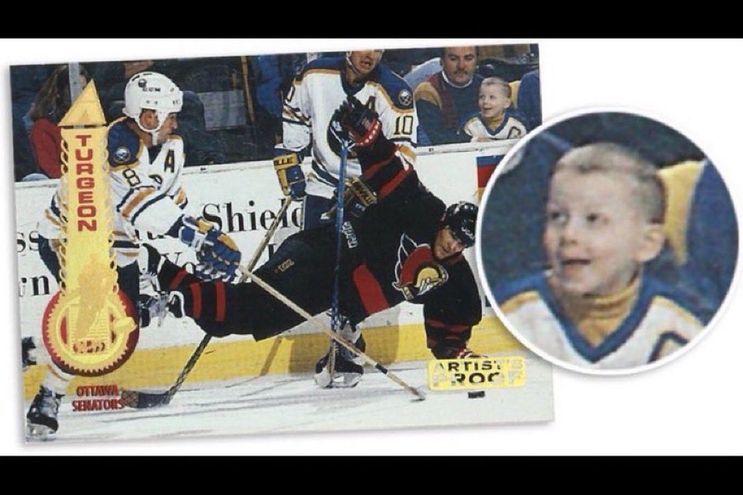 ChiSportsDay's tweet photo. 𝐌𝐚𝐫𝐜𝐡 𝟐𝟎, 𝟏𝟗𝟗𝟒 

Future Blackhawk Patrick Kane attended the Sabres-Senators game March 20, 1994, and was pictured in a photograph on a Sylvain Turgeon hockey card. https://t.co/3ltzp272C2