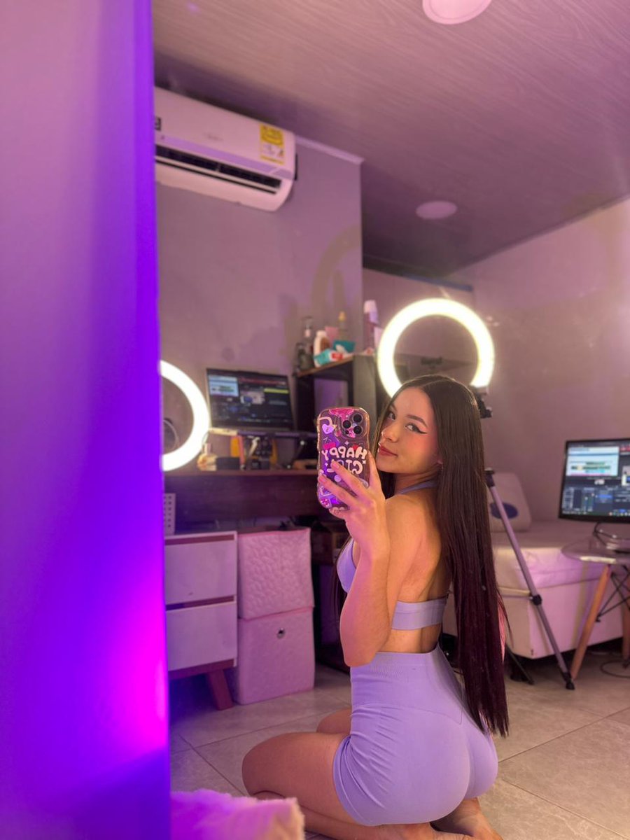 Mely flua tweet media