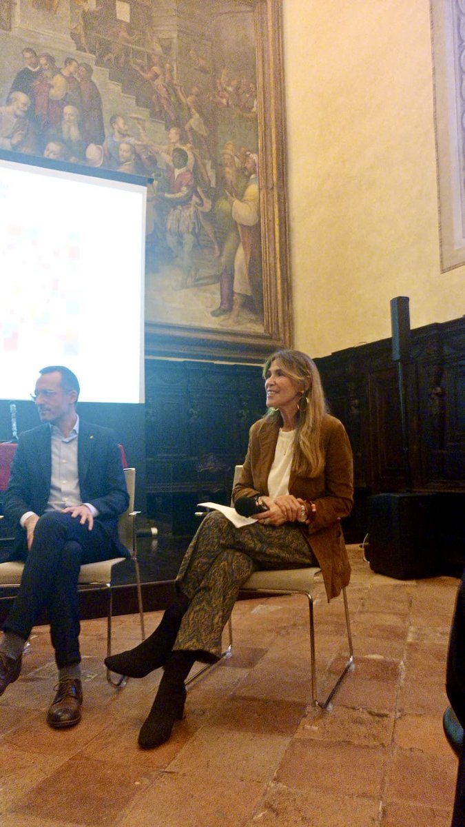 la_Biennale's tweet image. #BiennaleArchivio Cartoline da #Ravenna! Dopo essere stati accolti nella Sala Dantesca della Biblioteca Classense dall’Assessore alla Cultura e al Mosaico del @ComunediRavenna #FabioSbaraglia e dalla Direttrice #SilviaMasi, il Presidente #PietrangeloButtafuoco e #DeboraRossi