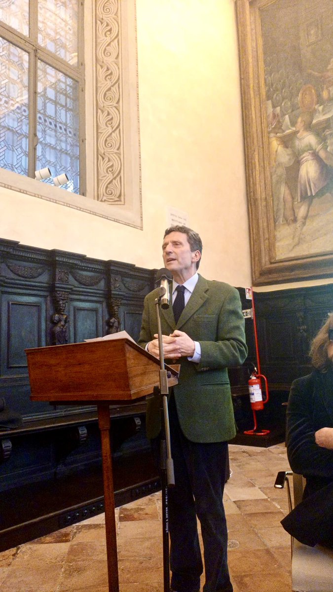 la_Biennale's tweet image. #BiennaleArchivio Cartoline da #Ravenna! Dopo essere stati accolti nella Sala Dantesca della Biblioteca Classense dall’Assessore alla Cultura e al Mosaico del @ComunediRavenna #FabioSbaraglia e dalla Direttrice #SilviaMasi, il Presidente #PietrangeloButtafuoco e #DeboraRossi