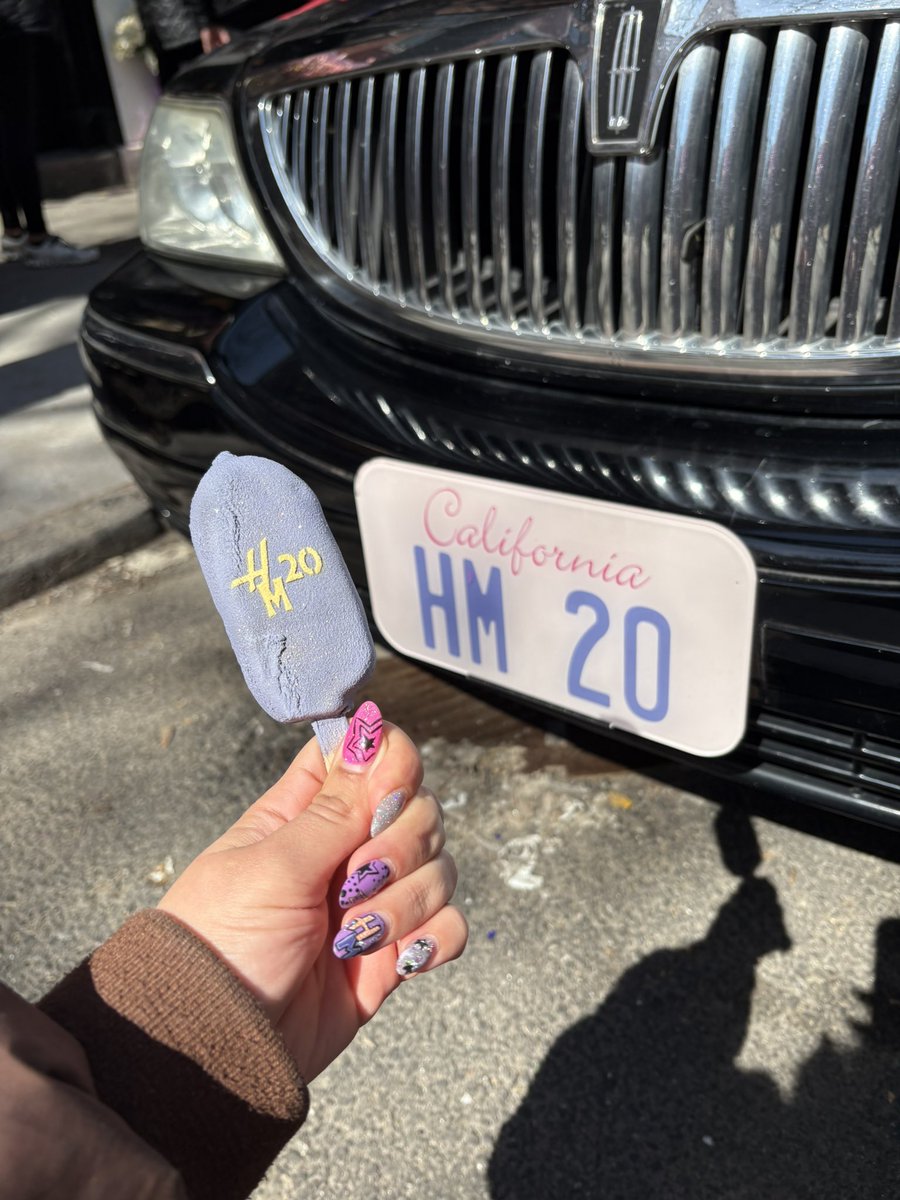 early adopter tweet media