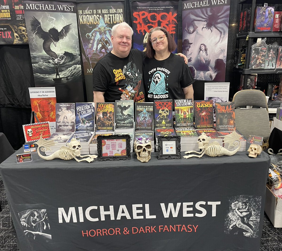 byMichaelWest's tweet photo. We are all set up and ready for HorrorHound Weekend! #horrorhoundweekend #booksigning #horrorwriterontheroad #writerslife❤️ @horrorhound @HydraPress @robinmblank https://t.co/i6eWRexgQ8