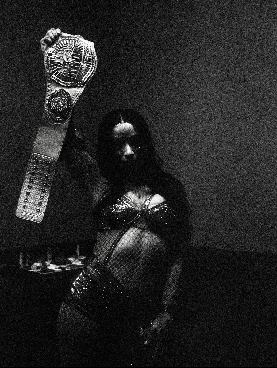 Último Moné tweet media