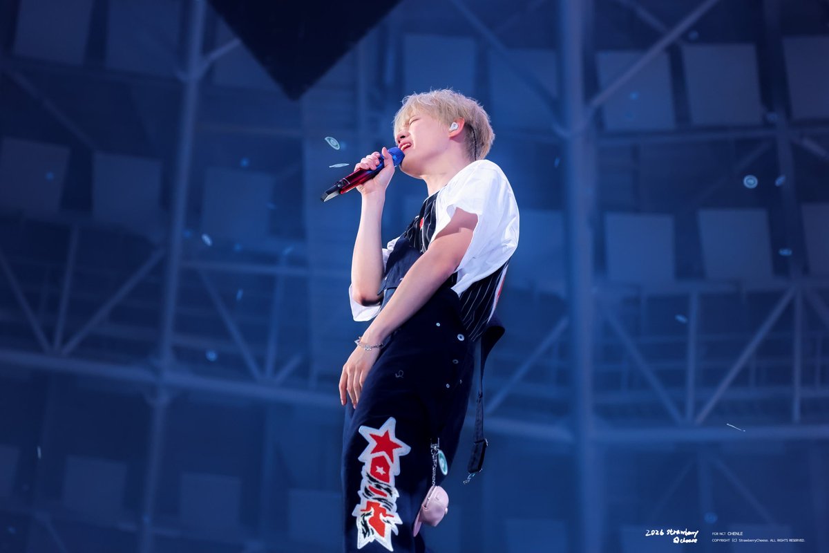 Strawberry_CL_'s tweet photo. 260320 ✨
#천러 #辰乐  #CHENLE #NCTDREAM https://t.co/MZ7oyYmAVy