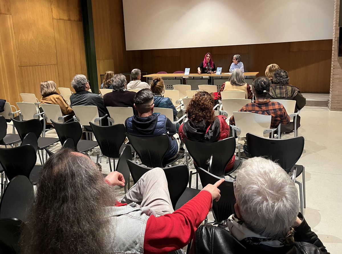 edicionesTrabe tweet media