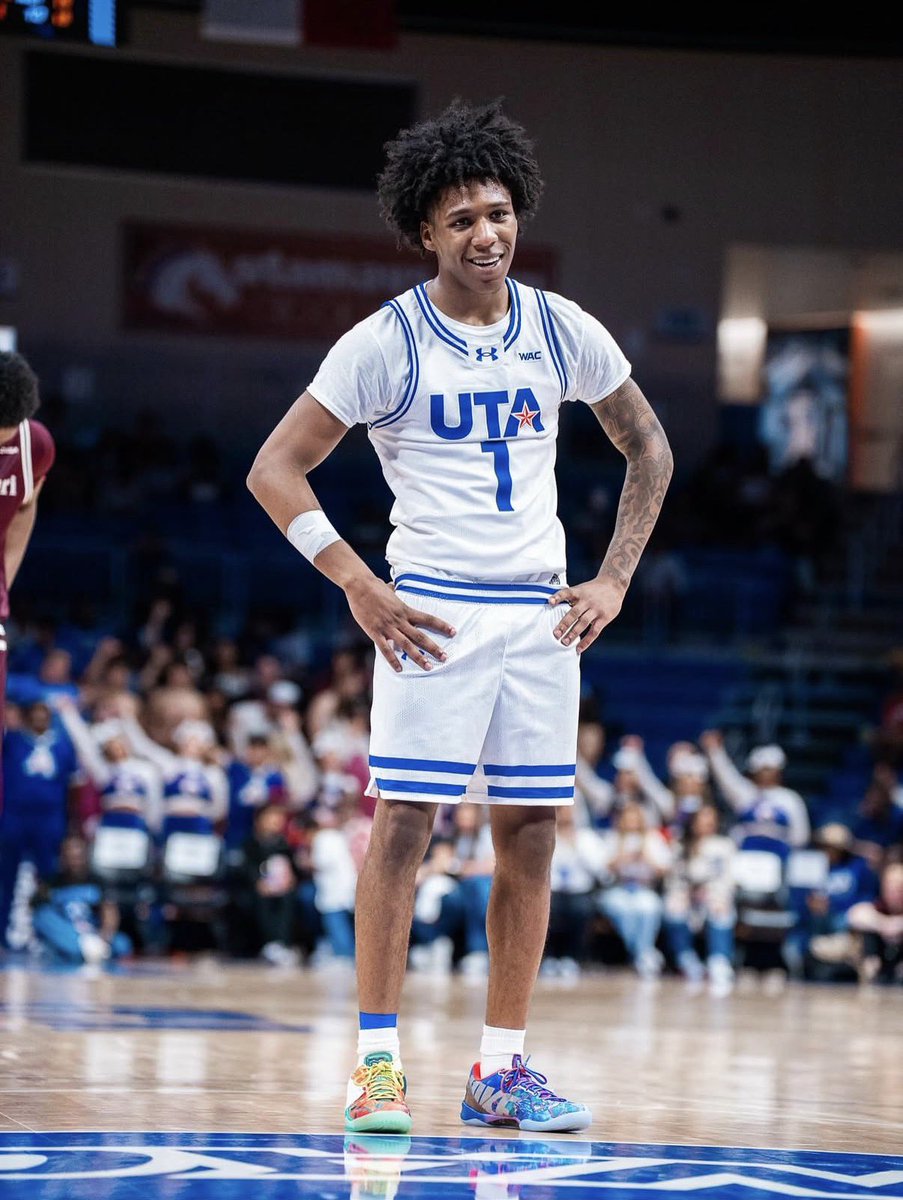 Tobias Bass tweet media