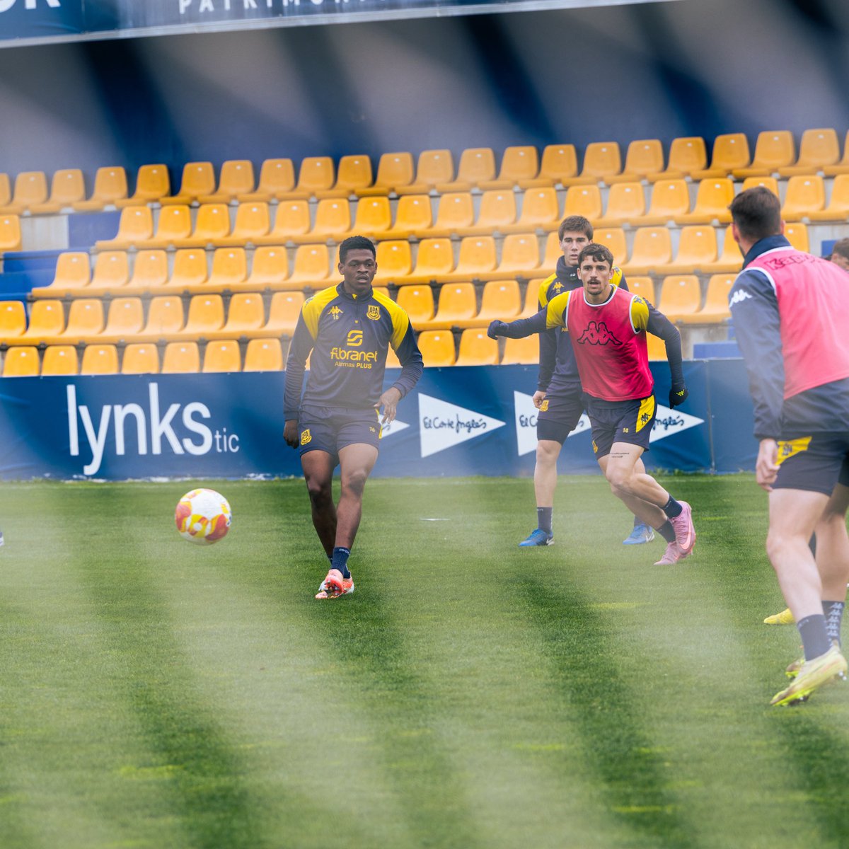 A.D. Alcorcón tweet media