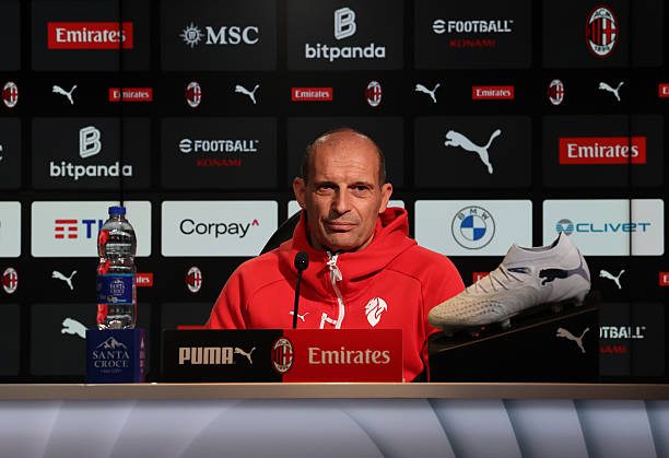 AyobBig's tweet image. 🔴⚫ 🗣️  ماسيميليانو أليغري في المؤتمر الصحفي:

عن الخيارات الهجومية:

“وجود 5 مهاجمين أمر مهم جدًا
في السابق لم يكن لدينا بدائل كافية على الدكة”

#ACMilan #Milan #Squad #Football