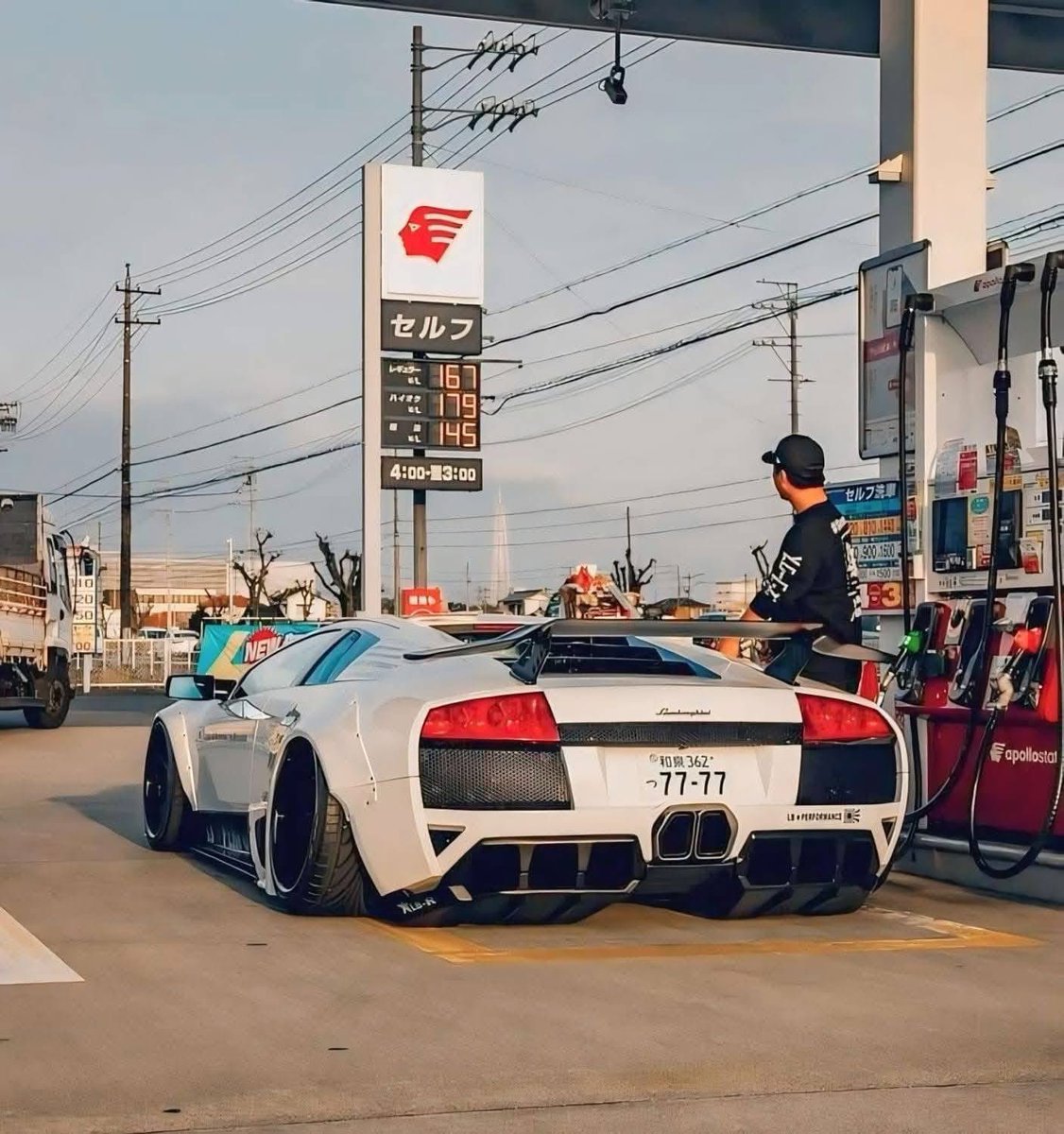 CarCultureCC's tweet photo. Lamborghini Murcielago "Liberty Walk" 🇯🇵 https://t.co/GPxJ7nayFG