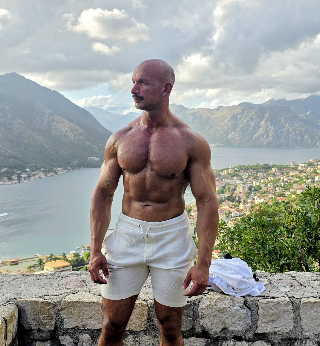 Sama Hoole tweet media