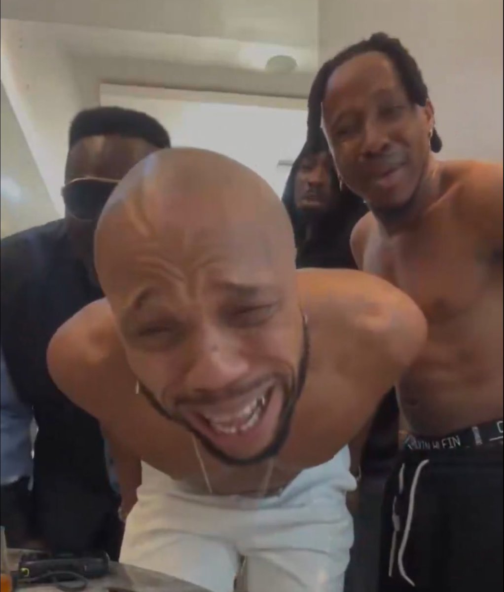 𝓞𝓫𝓼𝓮𝓻𝓿𝓪𝓽𝓲𝓸𝓷 𝓷𝓸 𝓫𝓮 𝓬𝓻𝓲𝓶𝓮 tweet media