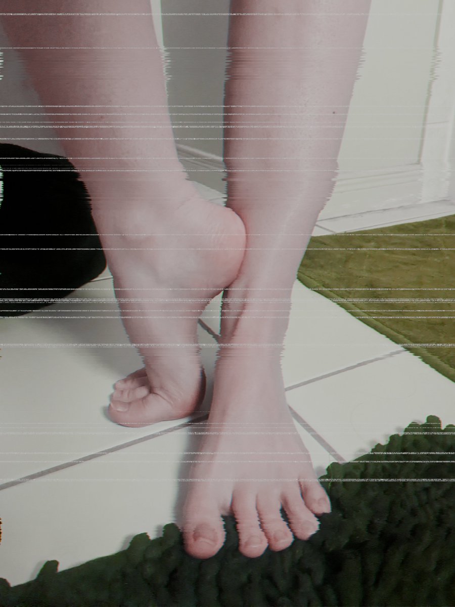 ArchFootQueen's tweet photo. 12 more pics just went up on my OnlyFans! This is but one of them. Come check out the other 84 feet pics for $5/month!
https://t.co/jROOKVnoPD https://t.co/CUUqARHBe0