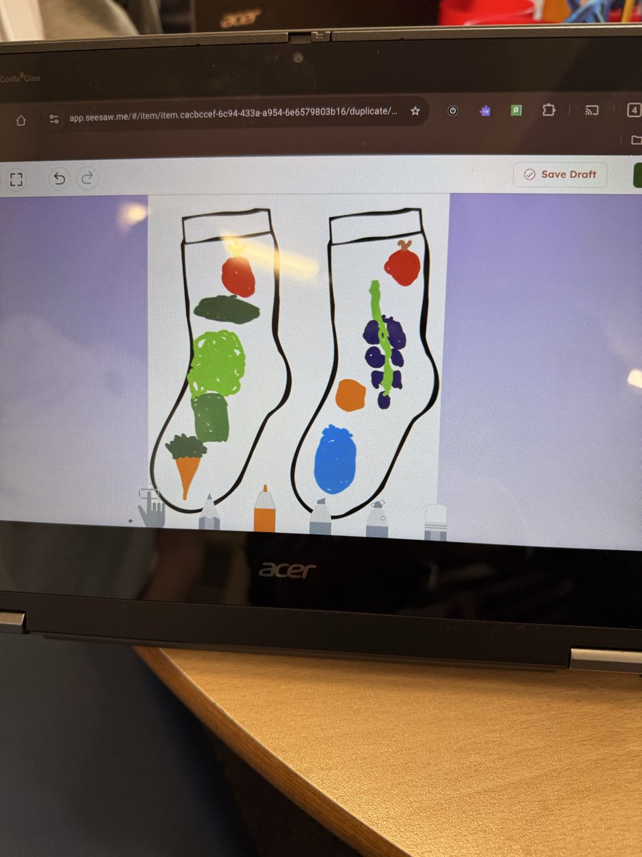 ManorParkSchSM1's tweet photo. Rocking those mismatched vibes! π§¦β¨ Year 2 had a blast for #OddSocksDay, designing custom pairs inspired by everything from favorite snacks to football clubs. Celebrate what makes us unique! πβ½οΈπ #WeAreLEO https://t.co/4X38Exqw0B