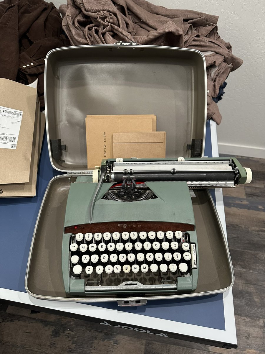 NickWetta's tweet photo. If your handwriting sucks - get a typewriter https://t.co/5myKDKF5Ko
