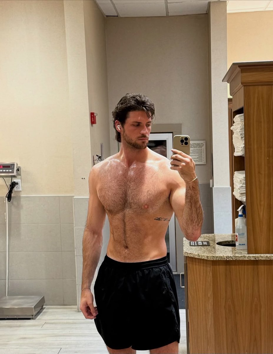 everything4men tweet media