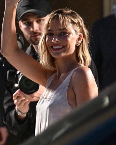 𝙝𝙚𝙡𝙚𝙣. tweet media