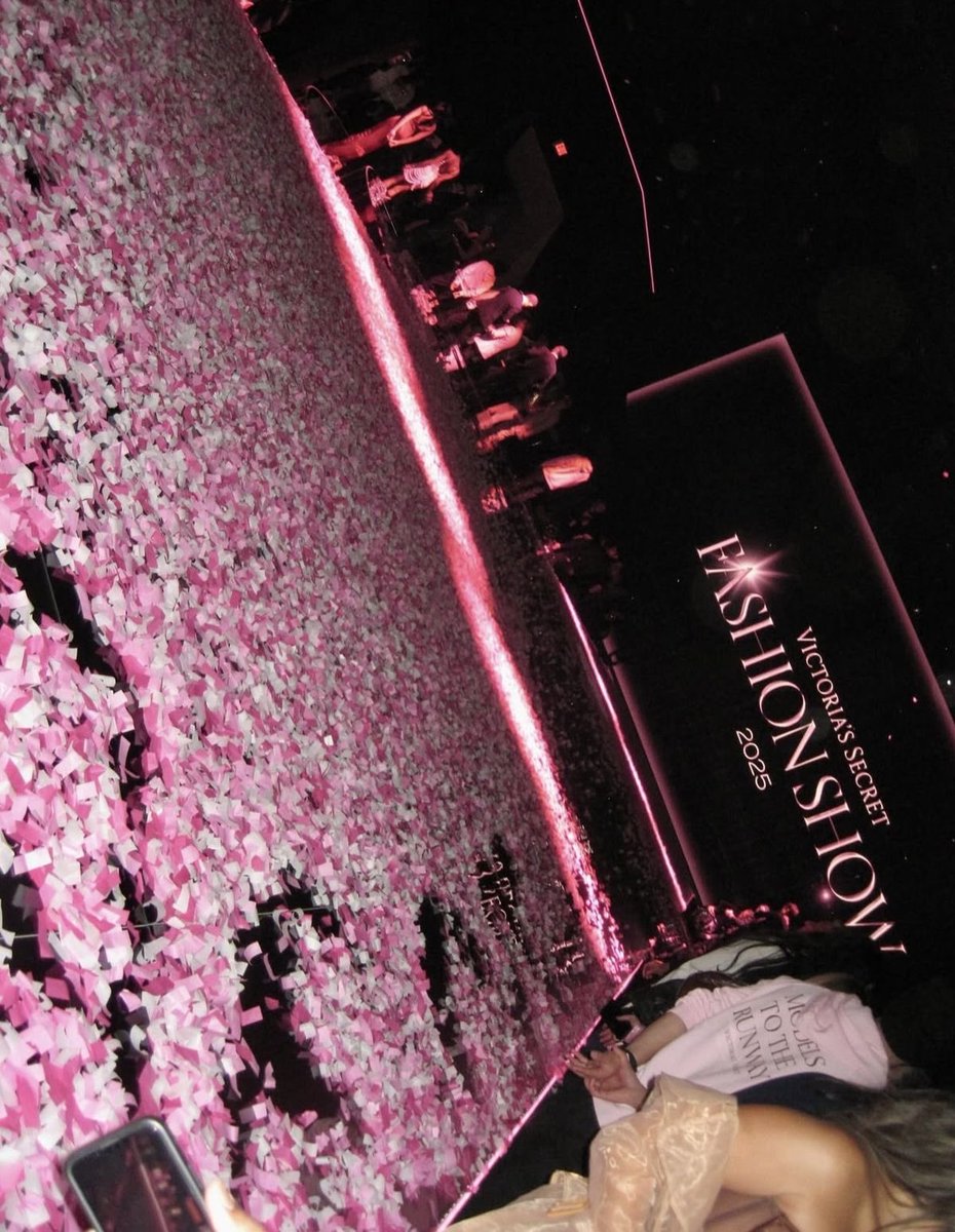 ☽shopaholic☾ tweet media